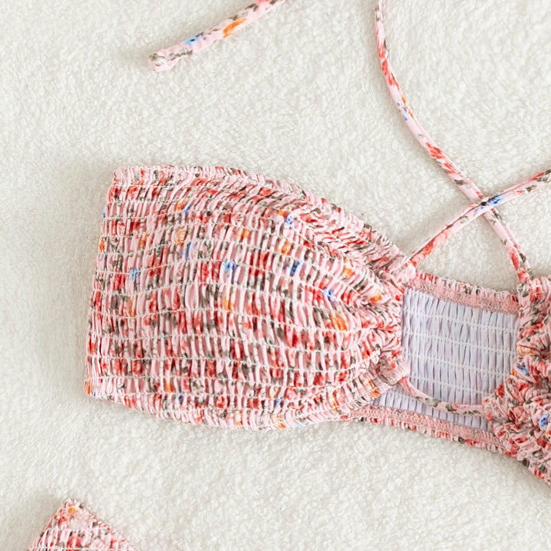 Bikini con stampa fiori estivi e design plissettato