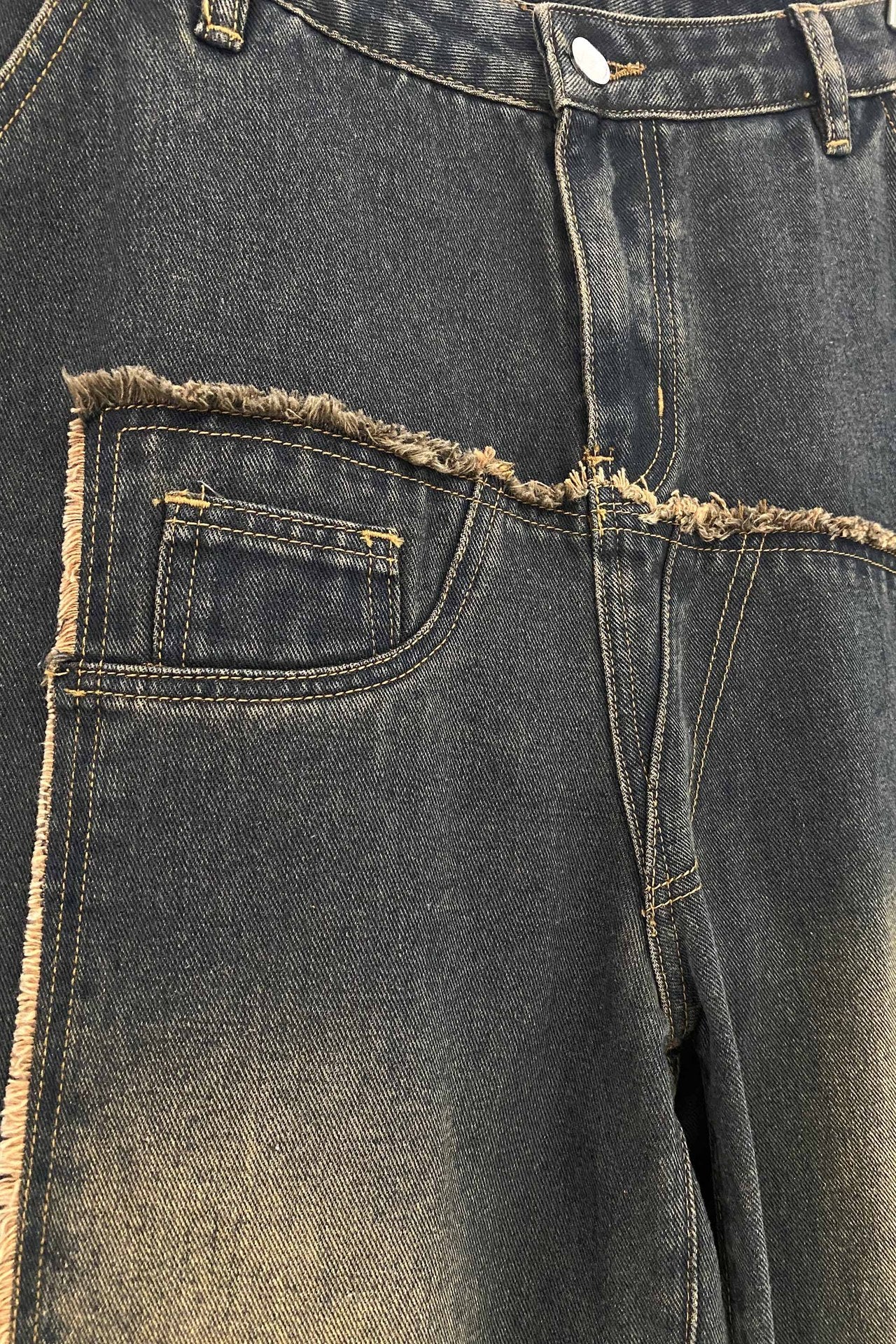 Pantaloni in denim larghi con bordi sfrangiati
