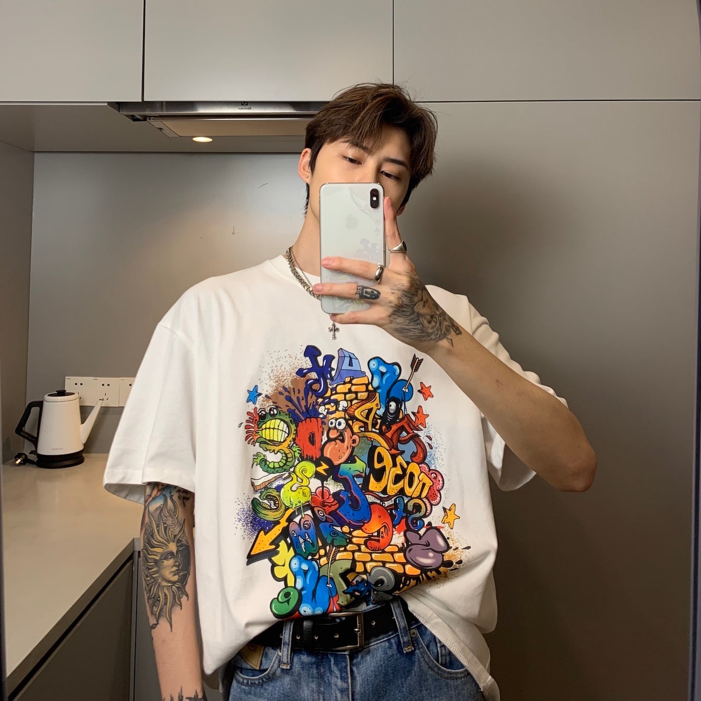 Summer Relaxed Lovers' T-shirt with Cartoon Graffiti