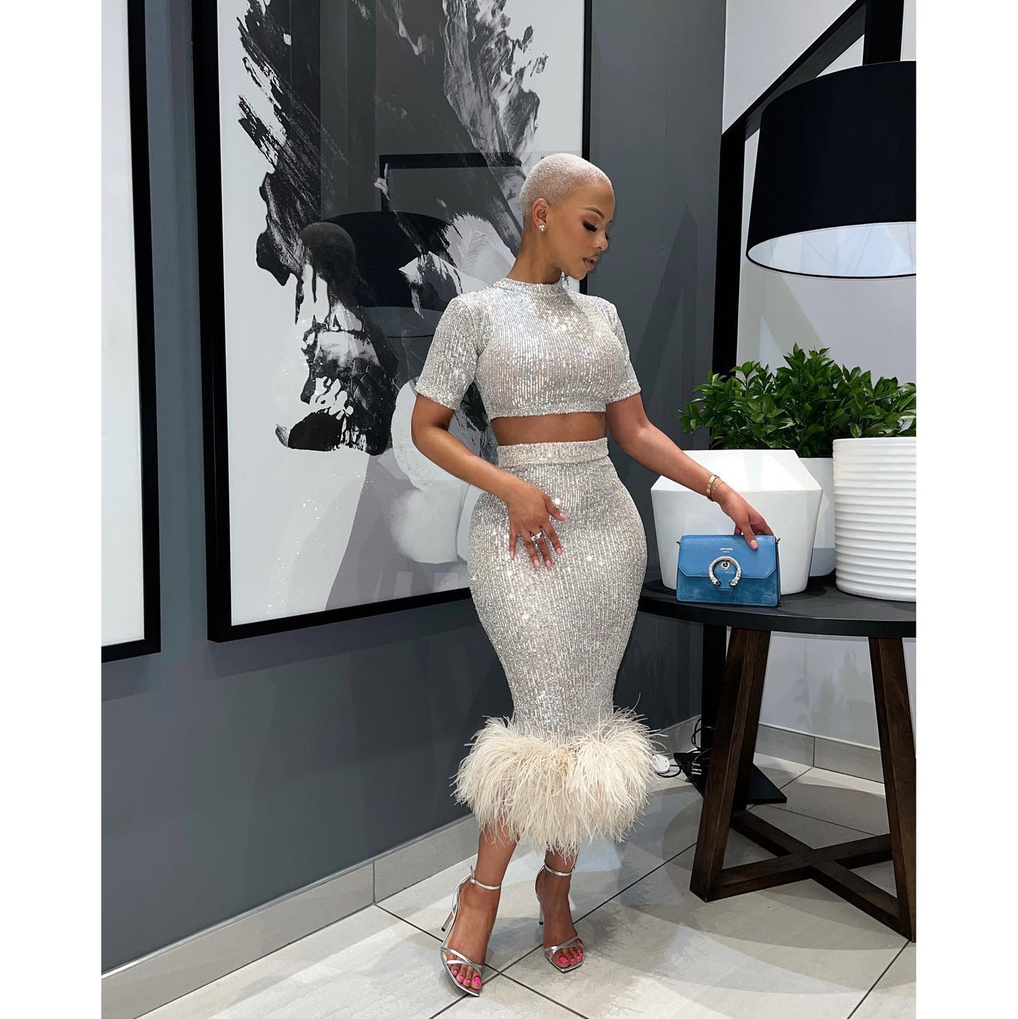 Gonna a tubino con paillettes alla moda, a maniche corte, sexy, con piume, non stirabile, in un unico passaggio