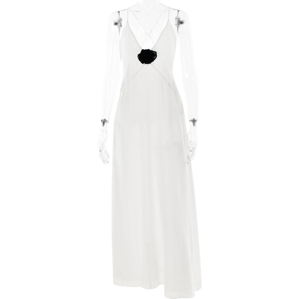 Abito con bretelle in chiffon alla moda