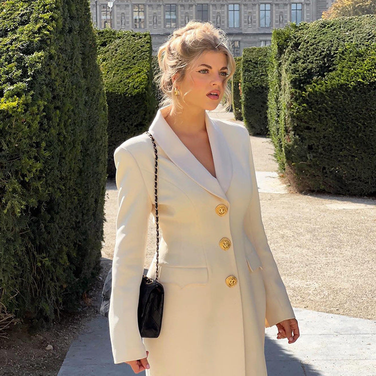 Manteau rétro classique à boutons métalliques de couleur unie