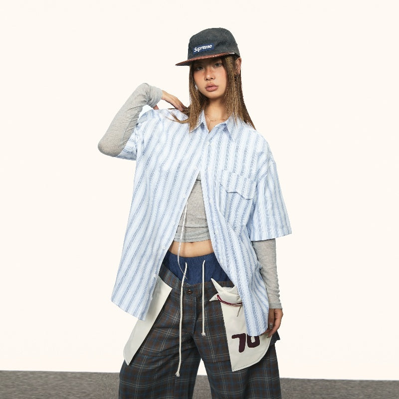 Chemise à manches courtes à rayures bleues, coupe ample et décontractée