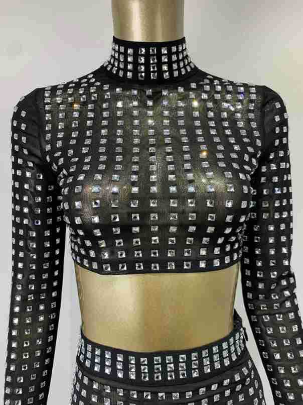 Completo gonna con rivetti neri