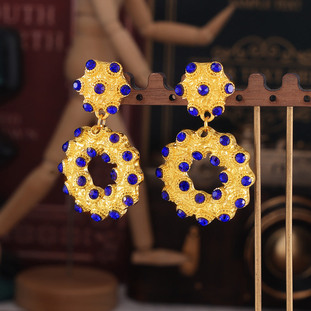 Orecchini a perno lunghi in acciaio al titanio placcato oro, stile vintage, con texture pesante, effetto anticato, esagerati