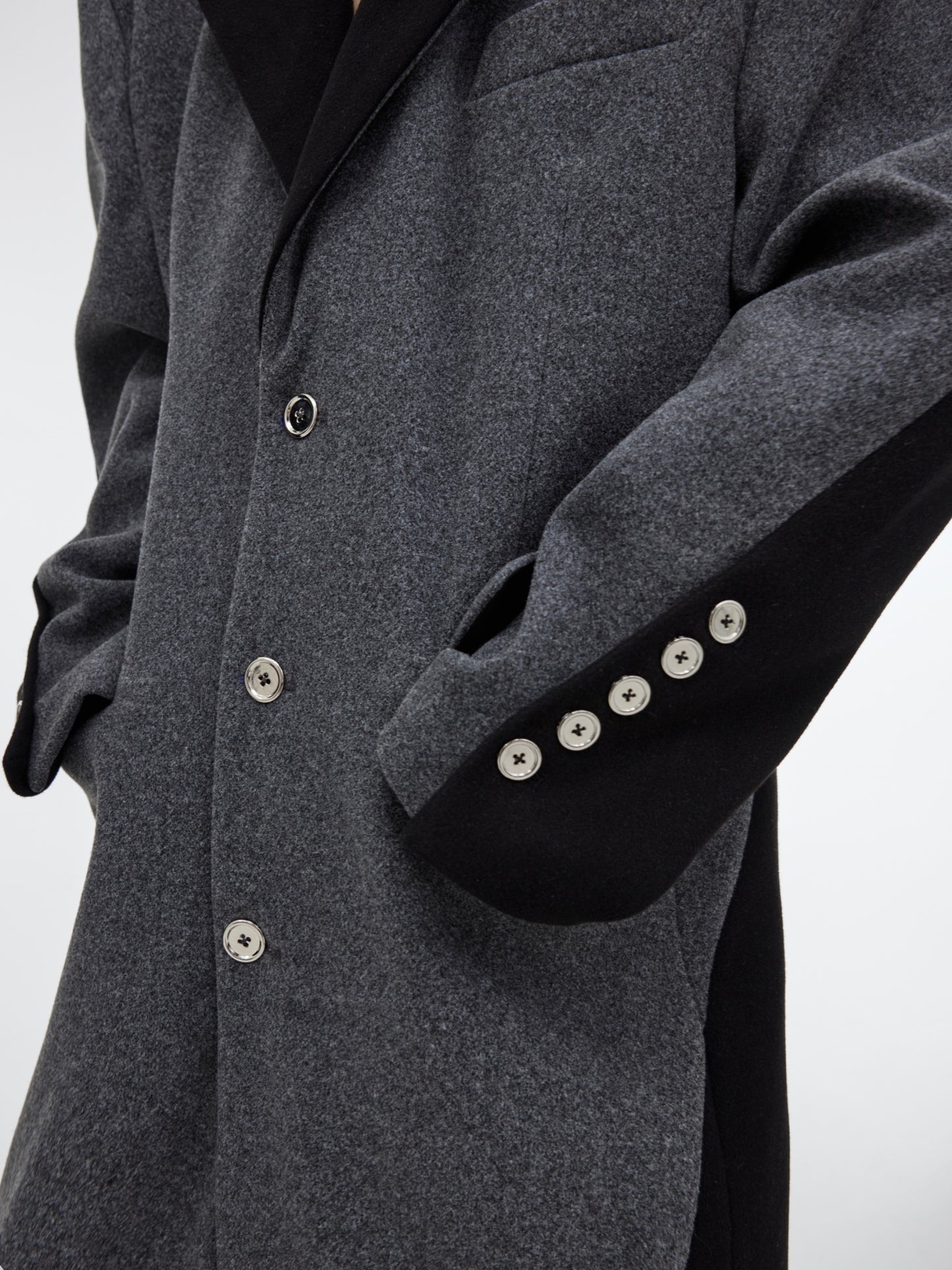 Cappotto lungo in lana al ginocchio con patchwork di colori a contrasto