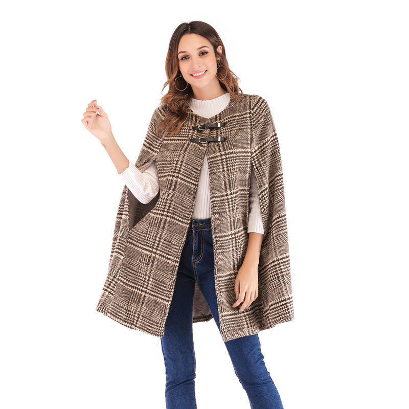 manteau cape à carreaux avec boutons en cuir