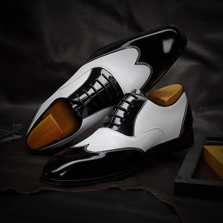 Chaussures de costume pointues en cuir de vachette noir et blanc rétro pour homme