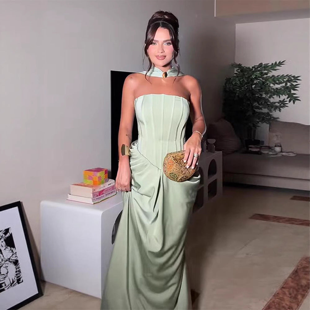 Robe plissée à taille cintrée et haut tube