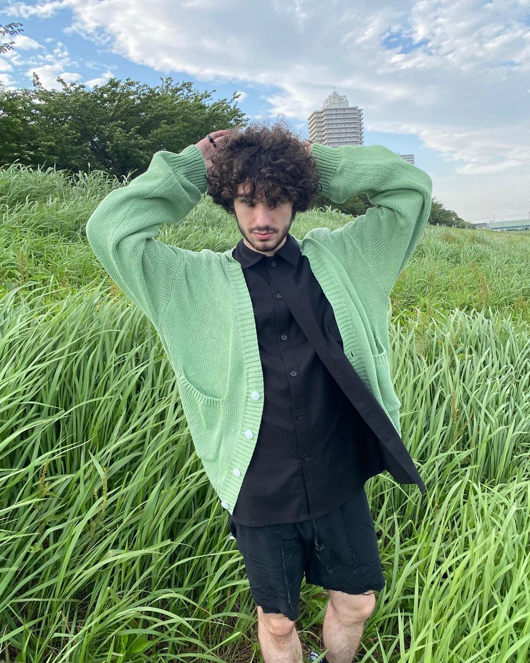 Maglione cardigan in stile ampio e pigro