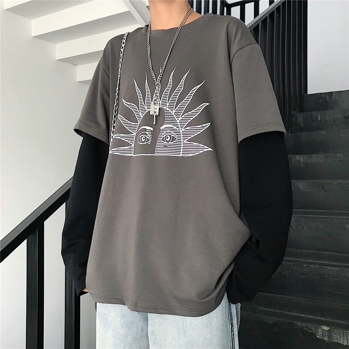 T-shirt con stampa sole retrò in stile street alla moda