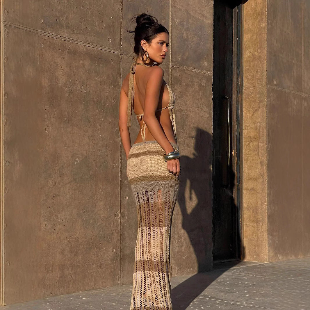 Completo due pezzi con reggiseno a triangolo e scollo a V