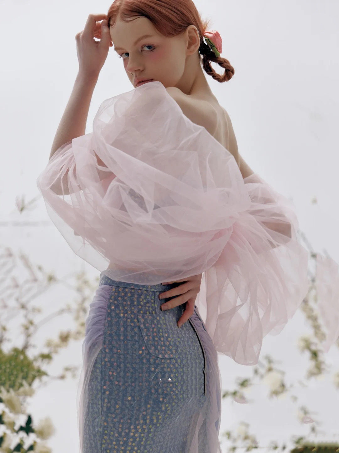 Robe tendance à épaules dénudées et perles