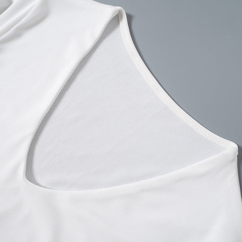 Robe unie à manches cloche et coupe ajustée