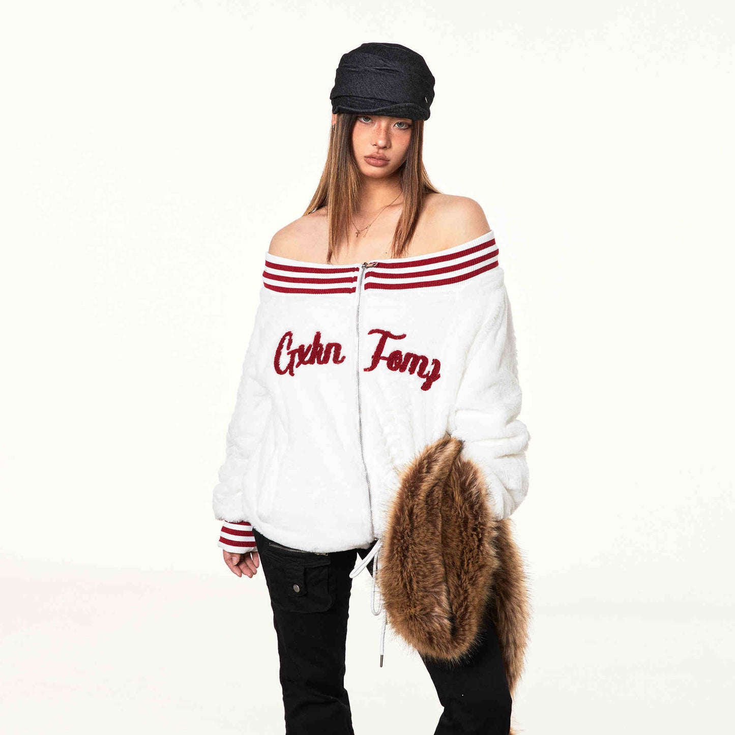 Manteau ample en laine d'agneau brodée en peluche à épaules dénudées style rétro