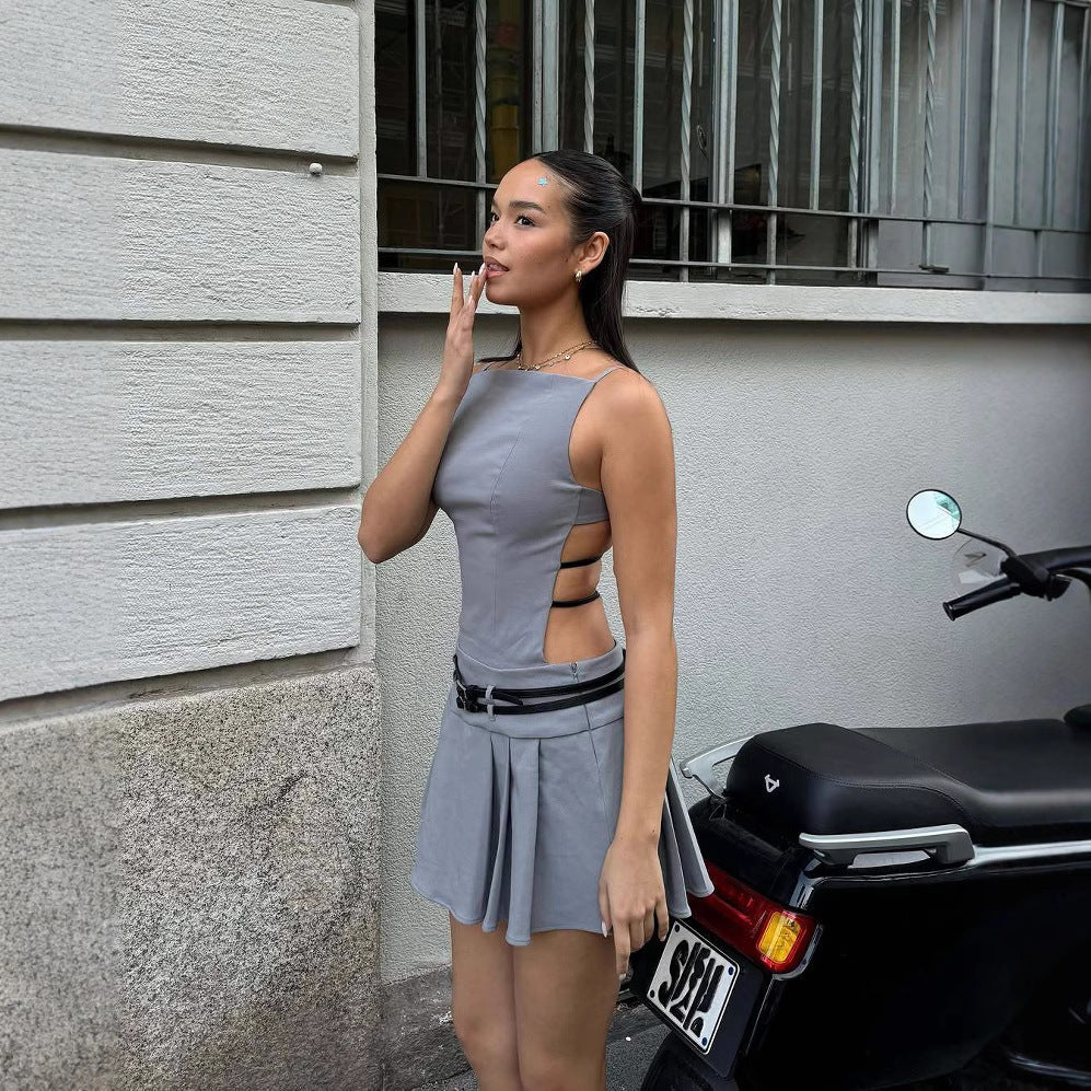 Robe plissée sexy à bretelles et ceinture dos nu