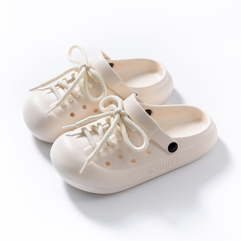 Sandali con punta chiusa e lacci