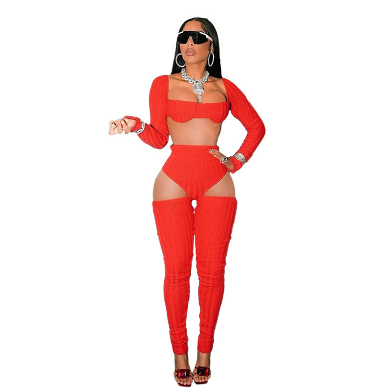 Completo pantaloni aderenti strappati con vita traforata e scoperta