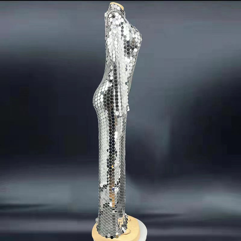 Robe de cocktail longue à paillettes et strass