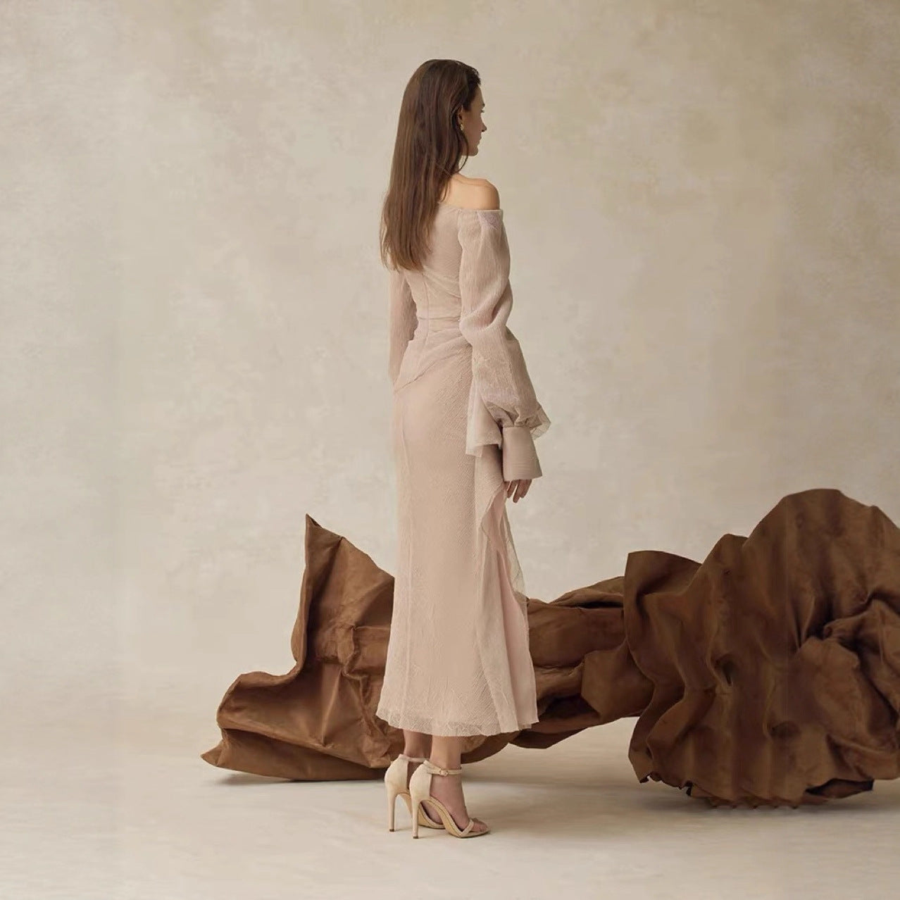 Gentle-style Pleated Long-sleeve Waist-cinching Off-shoulder Gown With Pleats In A Ladylike Aesthetic
