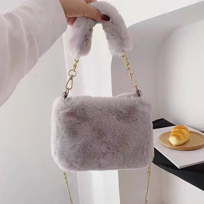 Borsa a tracolla quadrata in peluche