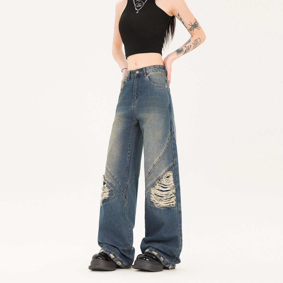 Jean déchiré délavé et déconstruit de la mode urbaine