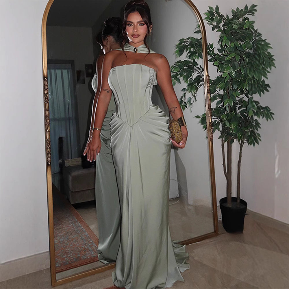 Robe plissée à taille cintrée et haut tube