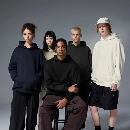 Maglione con cappuccio foderato in pile a strato singolo, modello casual ampio