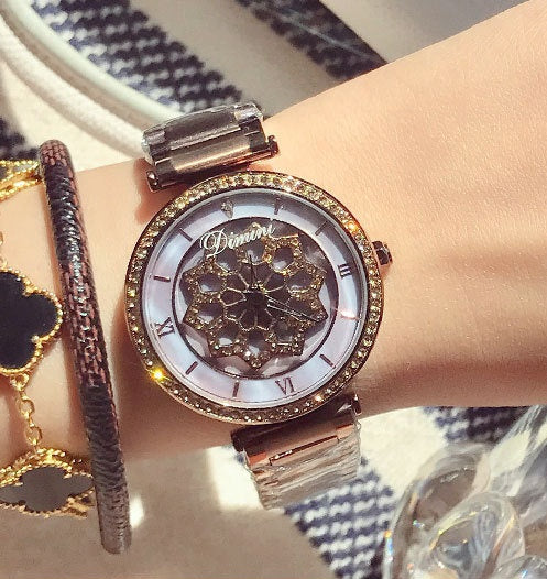 Orologio da donna al quarzo alla moda, orologio in acciaio impermeabile con diamanti