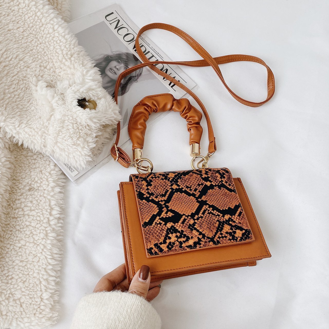 Trendy Ladies One-shoulder Diagonal Handbag