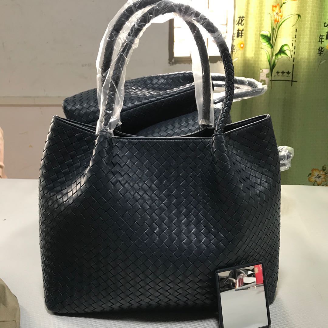 The First Layer of Cowhide Hand-woven Handbags Women's Picture-in-the-mother Bag