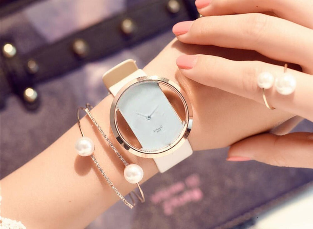 Orologio da donna semplice, trasparente e con personalità cava