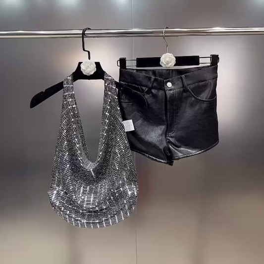 Ensemble pour femme : débardeur dos nu et short en PU brillant