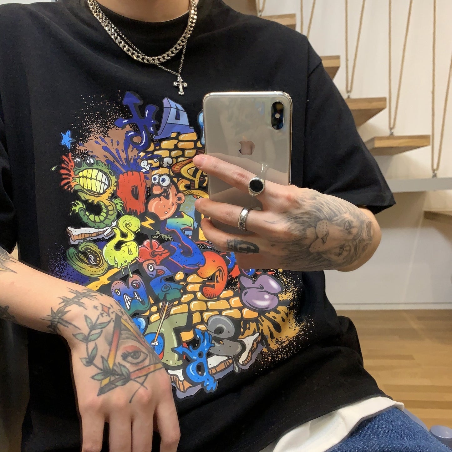 Summer Relaxed Lovers' T-shirt with Cartoon Graffiti