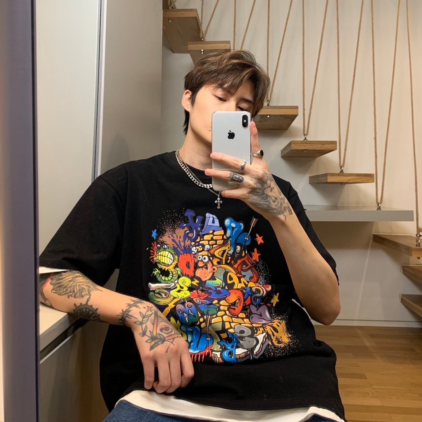 Summer Relaxed Lovers' T-shirt with Cartoon Graffiti