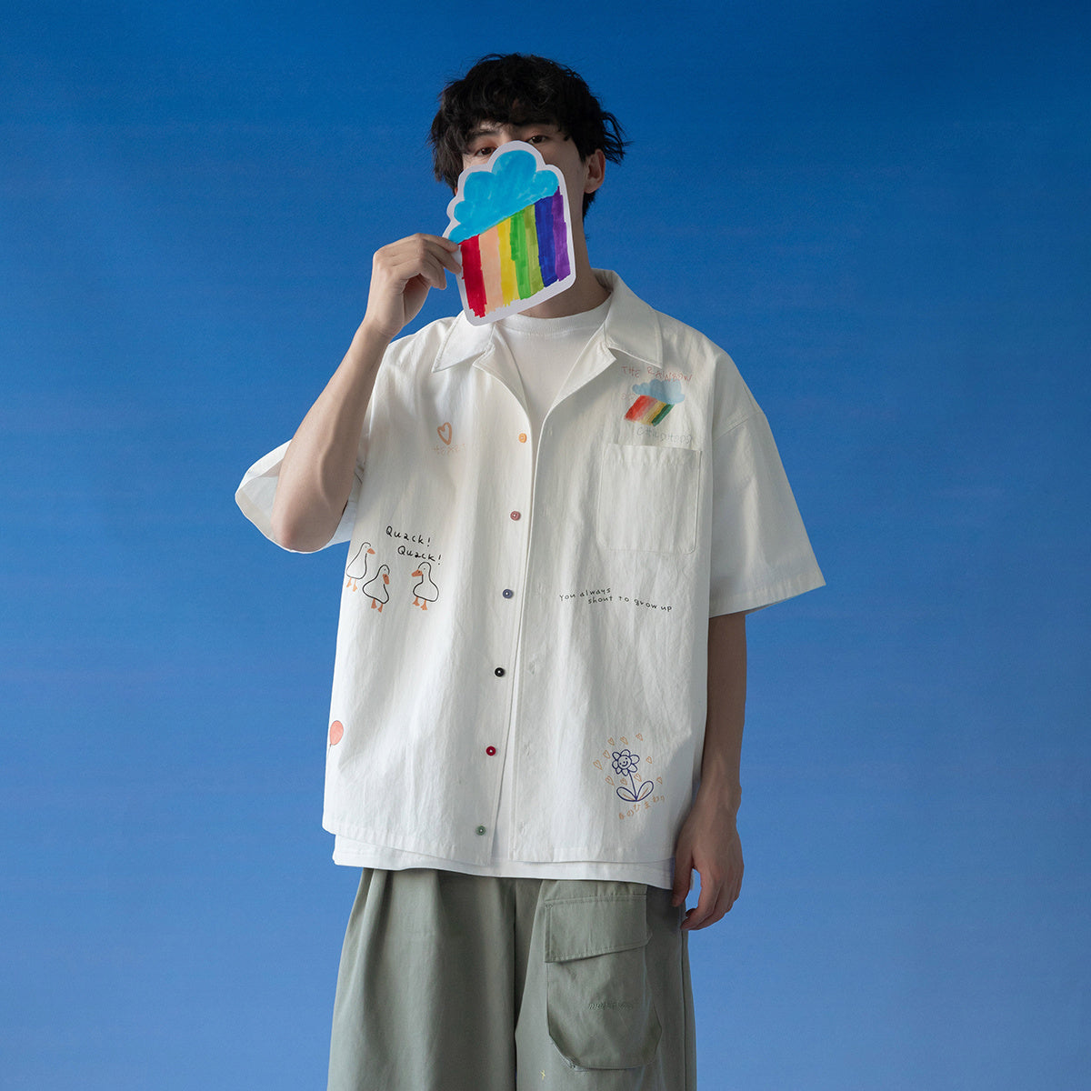 T-shirt à manches courtes avec graffiti au crayon enfantin