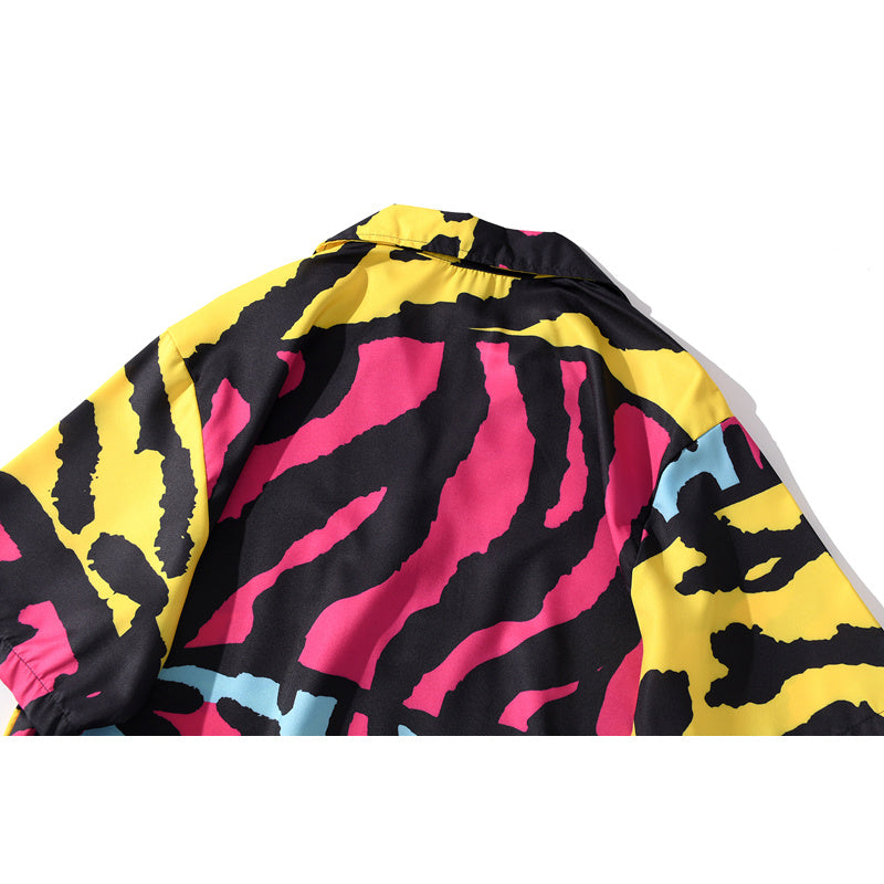 Chemise de plage à manches courtes avec graffiti colorblock