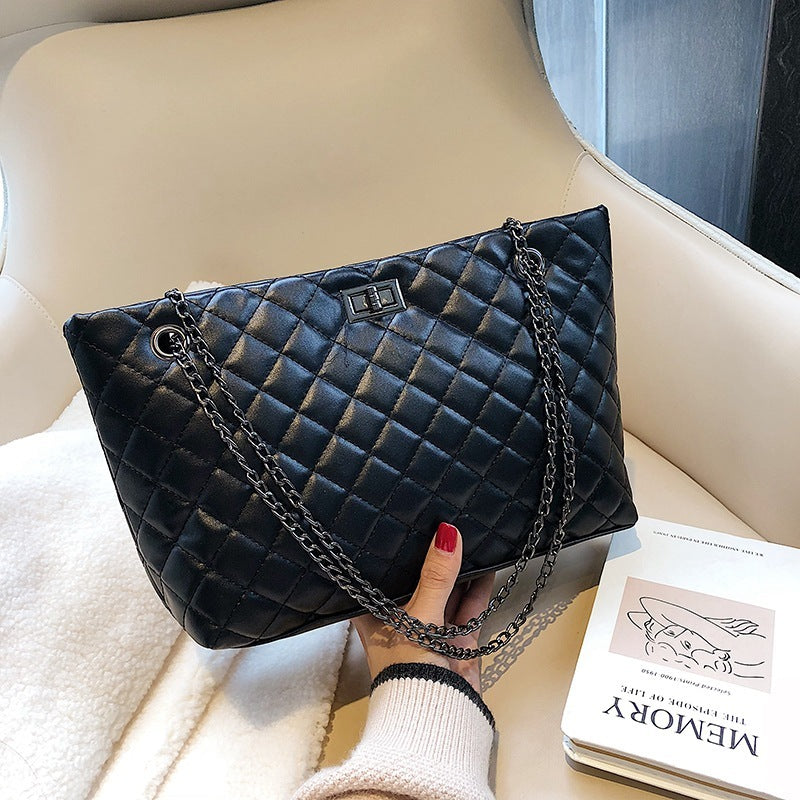 Borsa a tracolla con catena Lingge di grande capacità