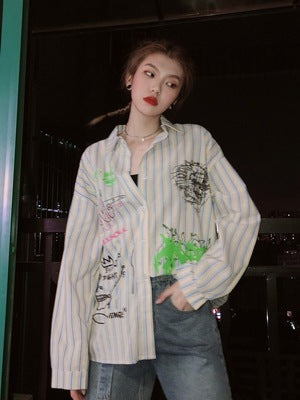 Maglietta con lettere graffiti