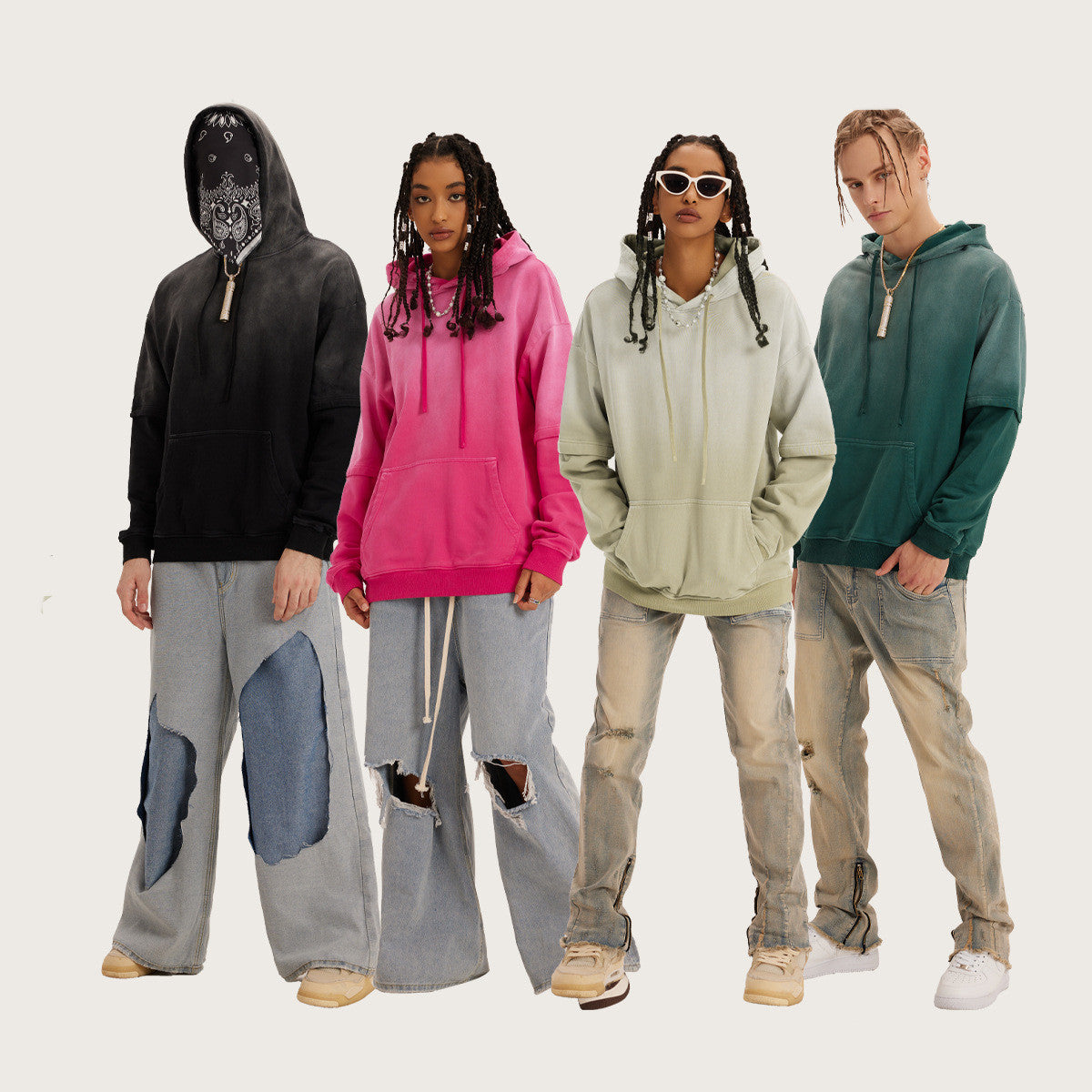 Due maglioni larghi alla moda