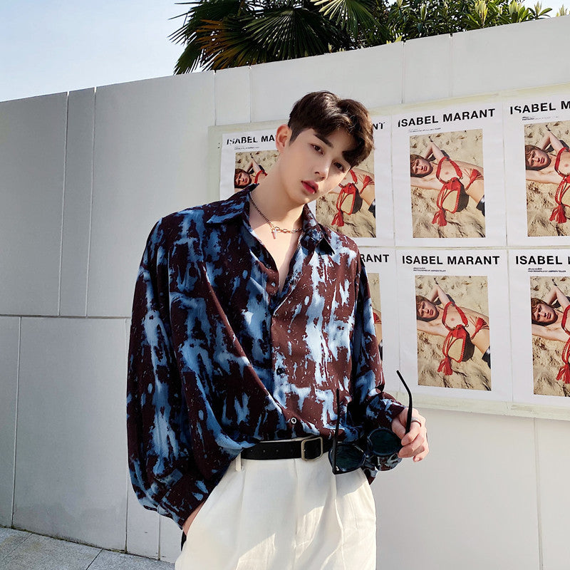 Camicia oversize con stampa a spruzzo di graffiti a colori a contrasto