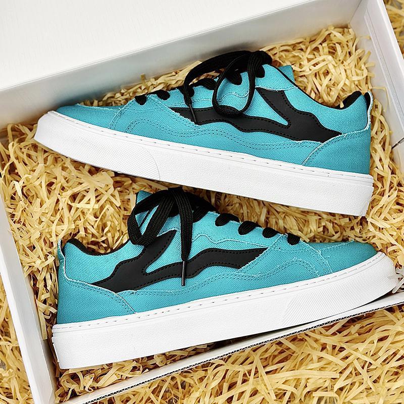 Chaussures plates tendance noires de sport