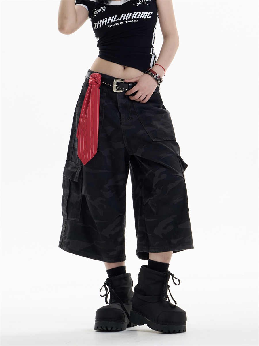 Women's Multi-pocket Camouflage Workwear Cropped Pants Straight Shorts