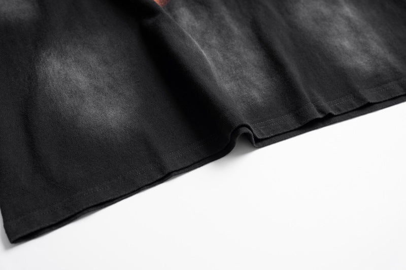 T-shirt coordinata comoda e alla moda, stile tie-dye e casual