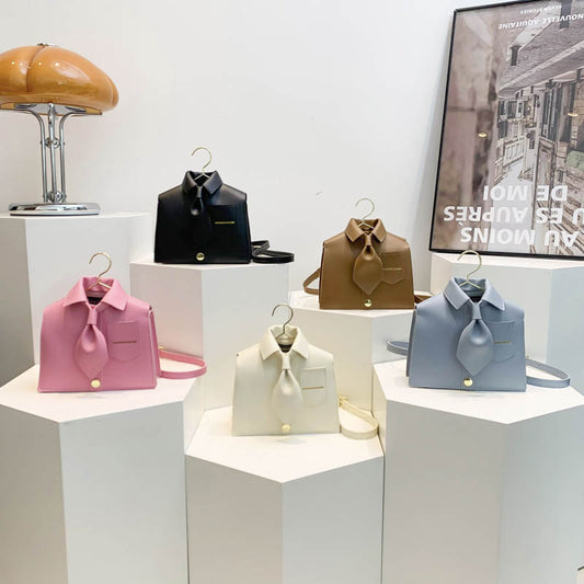 Sac bandoulière de créateur du même style