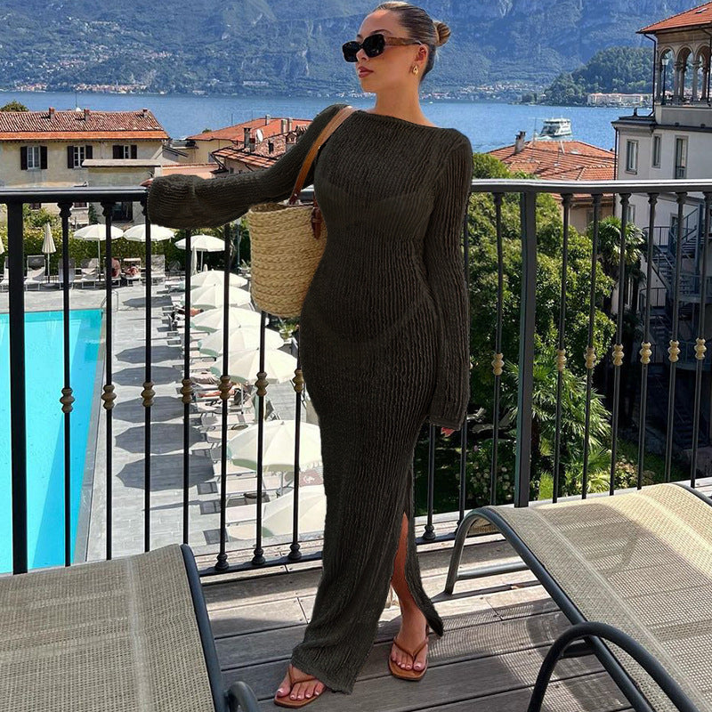 Robe dos nu moulante en tissu texturé, idéale pour l'automne