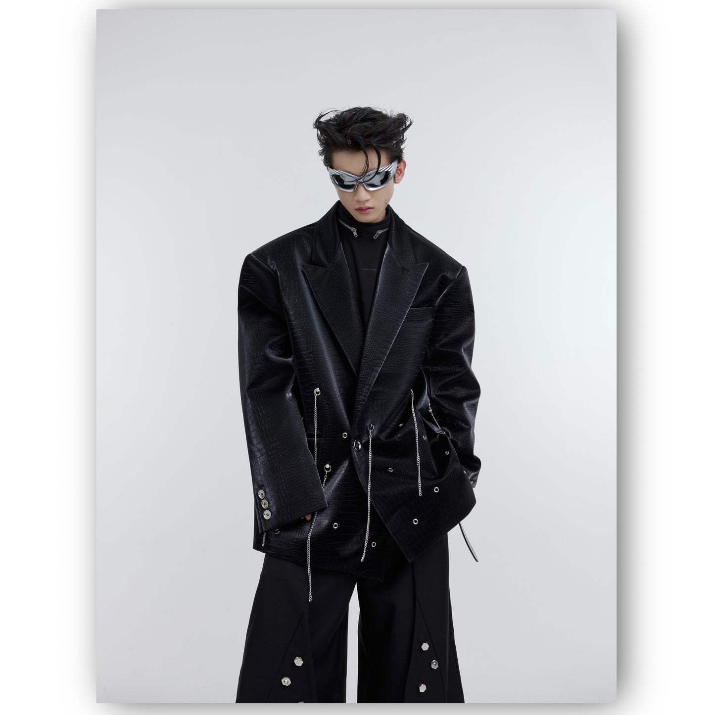 Costume en cuir PU avec pompon métallique