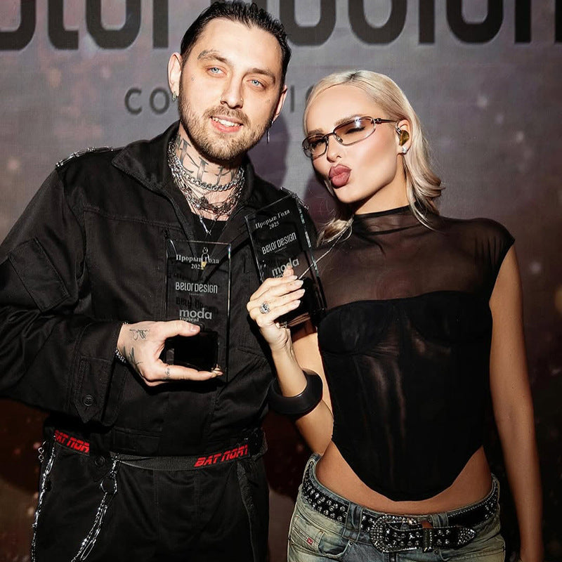 T-shirt sans manches à empiècements patchwork en voile uni, coupe ajustée, pour femme