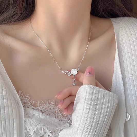 Women's Fashion Sterling Silver Camellia Necklace