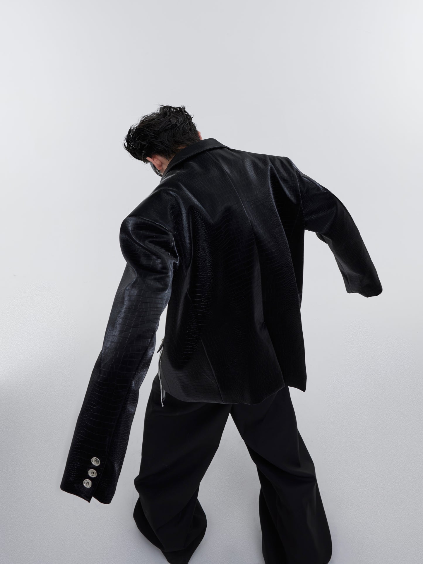 Costume en cuir PU avec pompon métallique